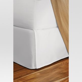 Threshold White Wrinkle-Resistant 100% Cotton King Sized Bed Skirt