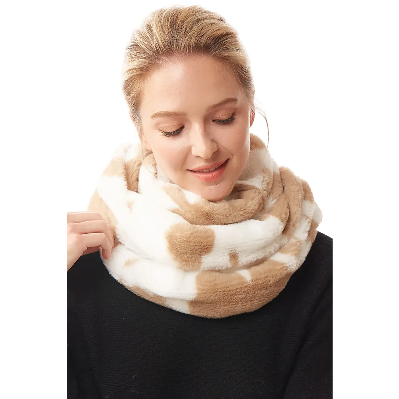 COZY FAUX FUR INFINITY SCARF